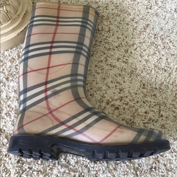 BURBERRY RAIN BOOTS - Picture 5 of 7